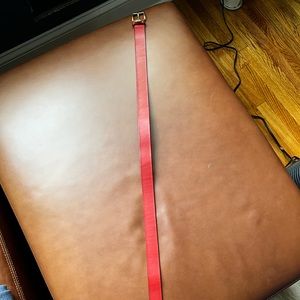 Moschino belt  33 inches long. Fits sizes below 27